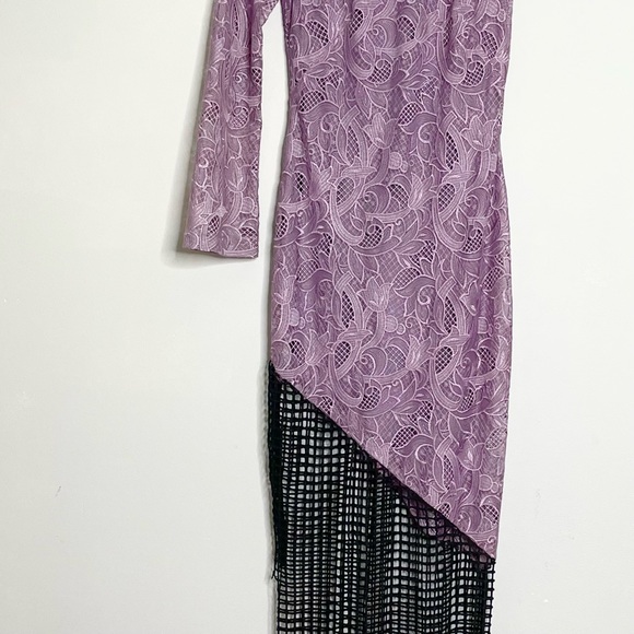 Femme D’armes Maupin Fleur De Lis Single Sleeve Gown with Netting Skirt - Picture 4 of 6